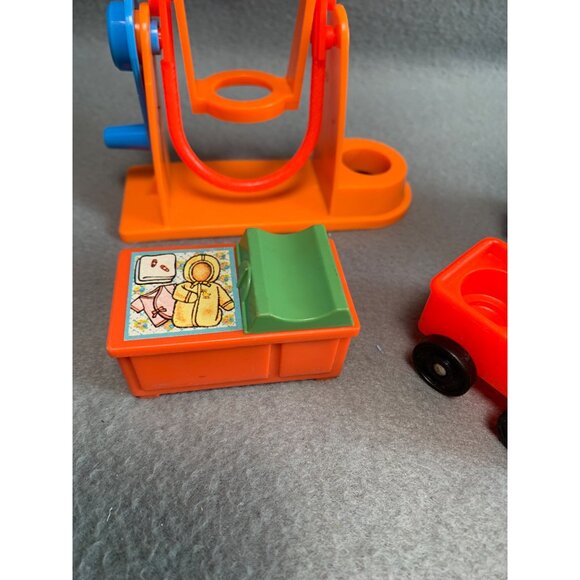 Vintage Fisher-Price Little People Zoo Gazebo, Tram Jump Rope Train Set - Picture 13 of 14